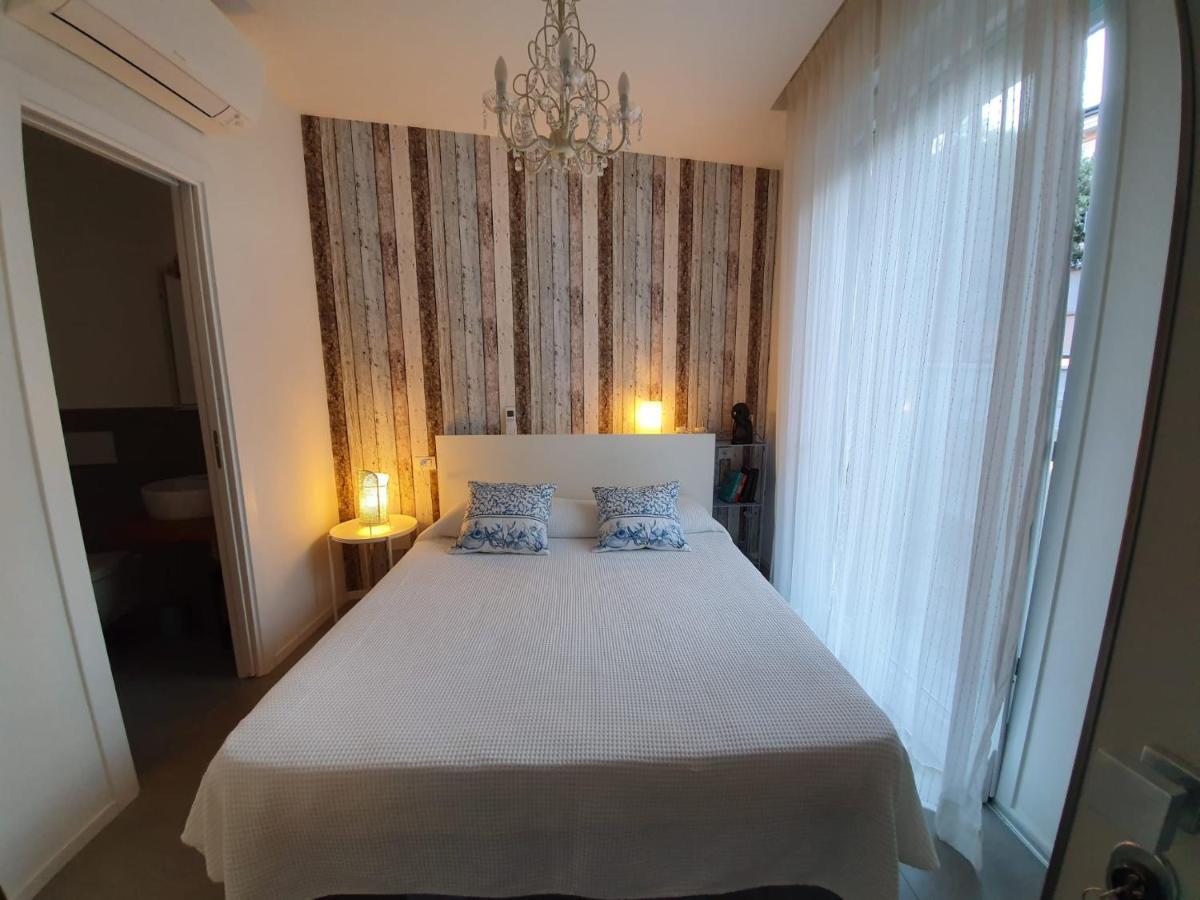 Residenza Azzurra Otel Cattolica Dış mekan fotoğraf