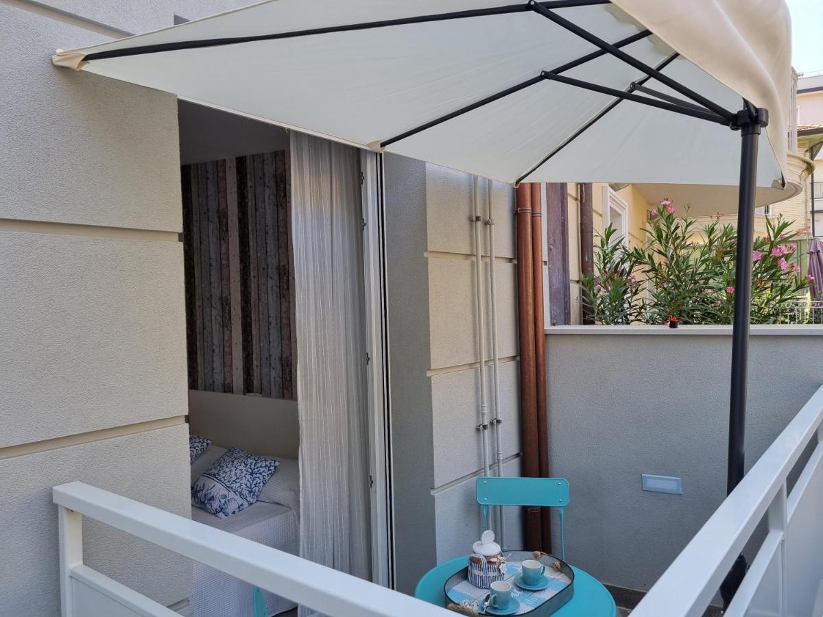 Residenza Azzurra Otel Cattolica Dış mekan fotoğraf